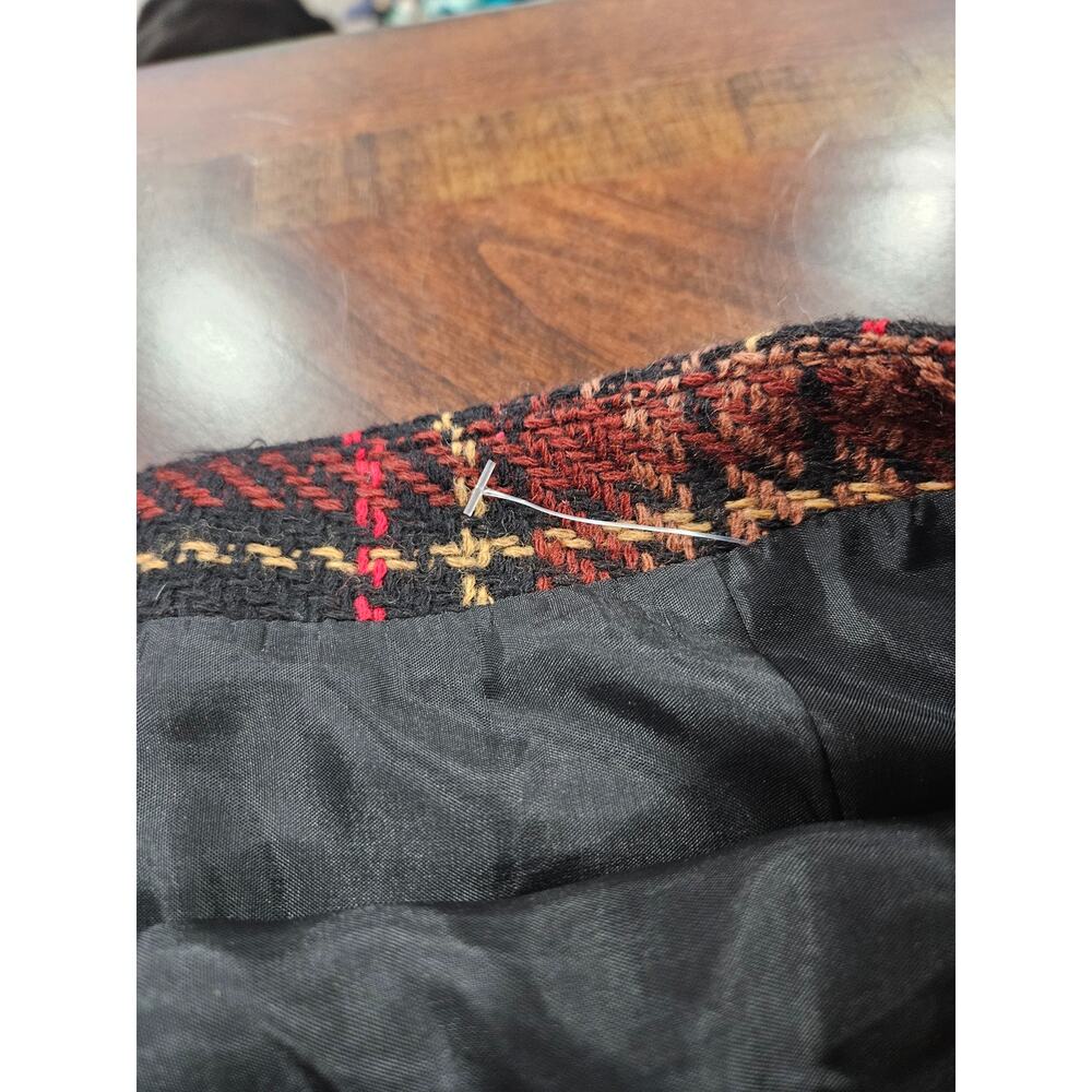 Harold’s 100% Wool Plaid A-Line Skirt Black Red Brown Lined Size 2 NWOT - Picture 5 of 8